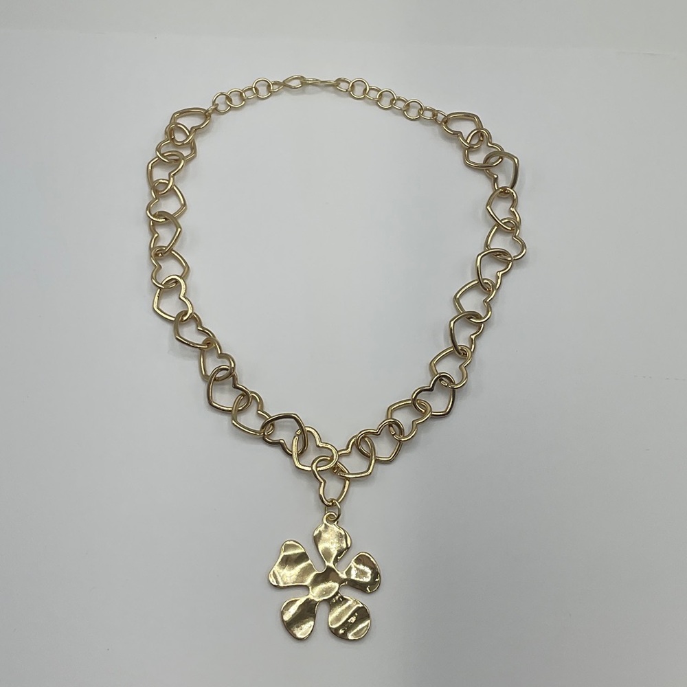 Handmade Chic Gold Heart Necklace with Floral Charm